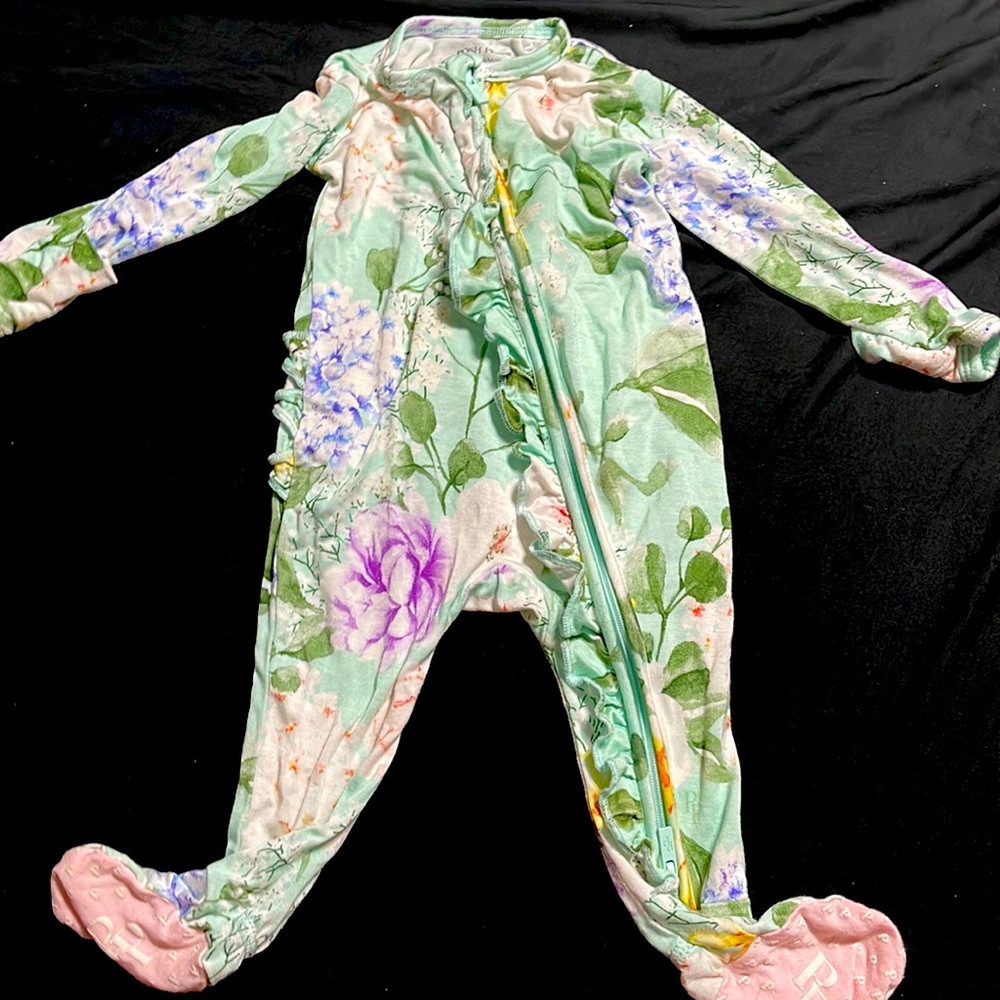 Posh peanut 0-3 ruffle bottom sleeper